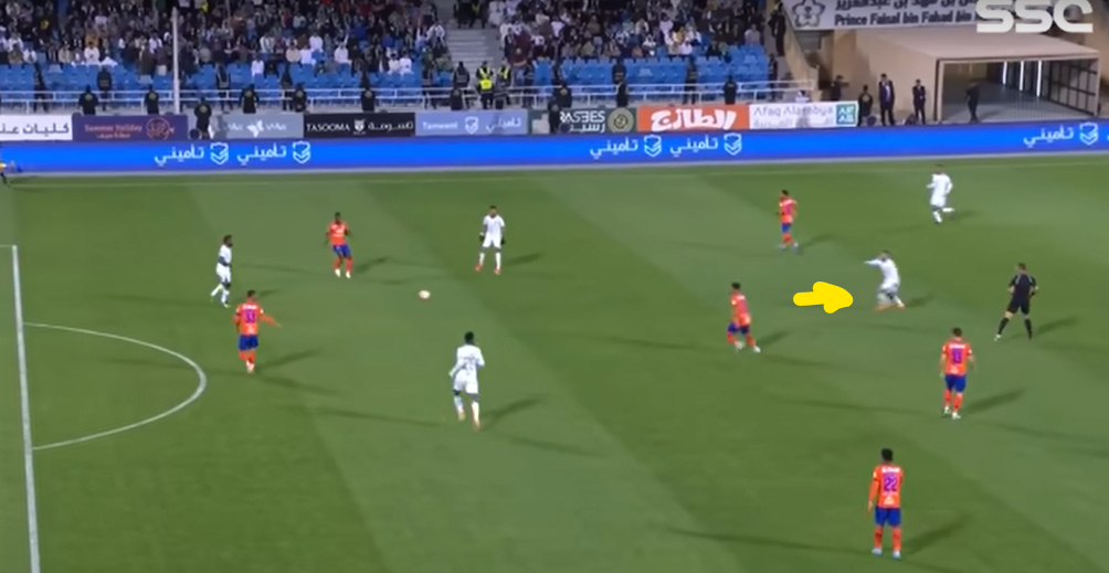 How Riyad Mahrez’s Teammate Made an Assist Without Touching The Ball?