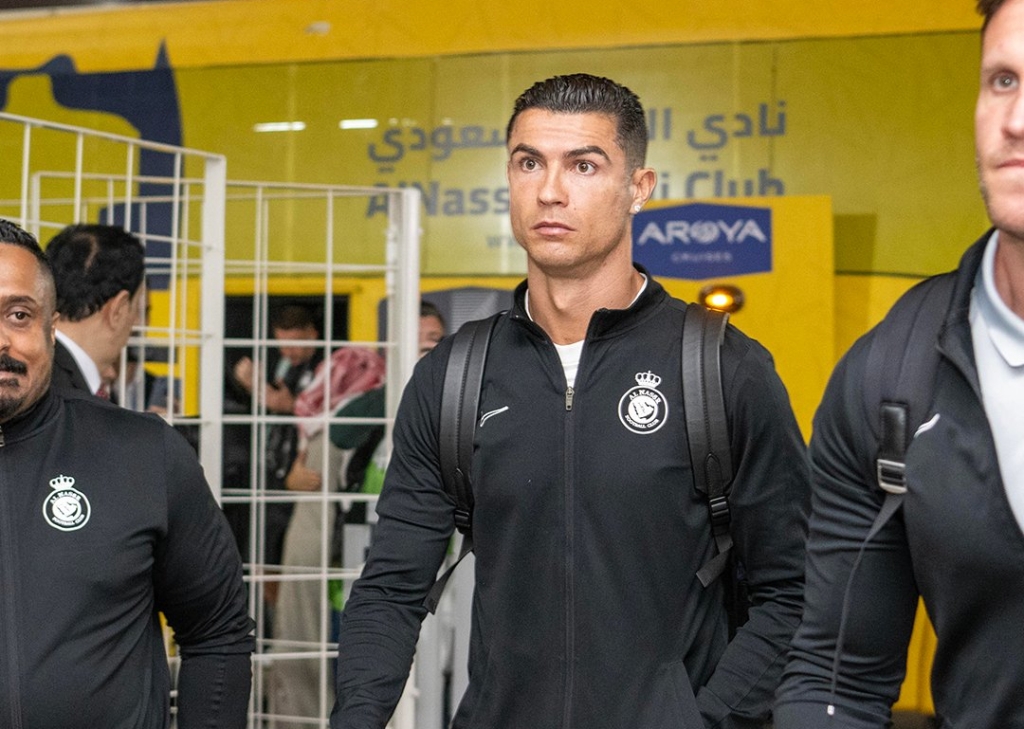 Cristiano Ronaldo leaves Najran Airport with Al-Nassr under the rain [VIDEO]