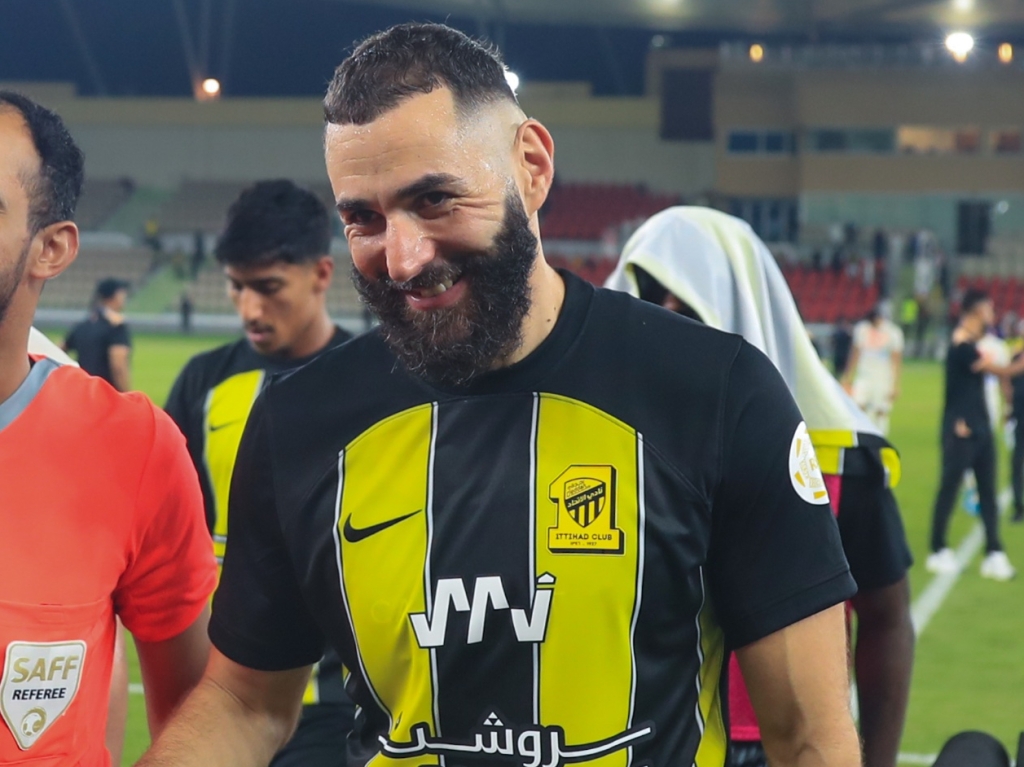 Karim Benzema appears in streets of Jeddah after return from Real Madrid: “It is what it is…” [VIDEO]