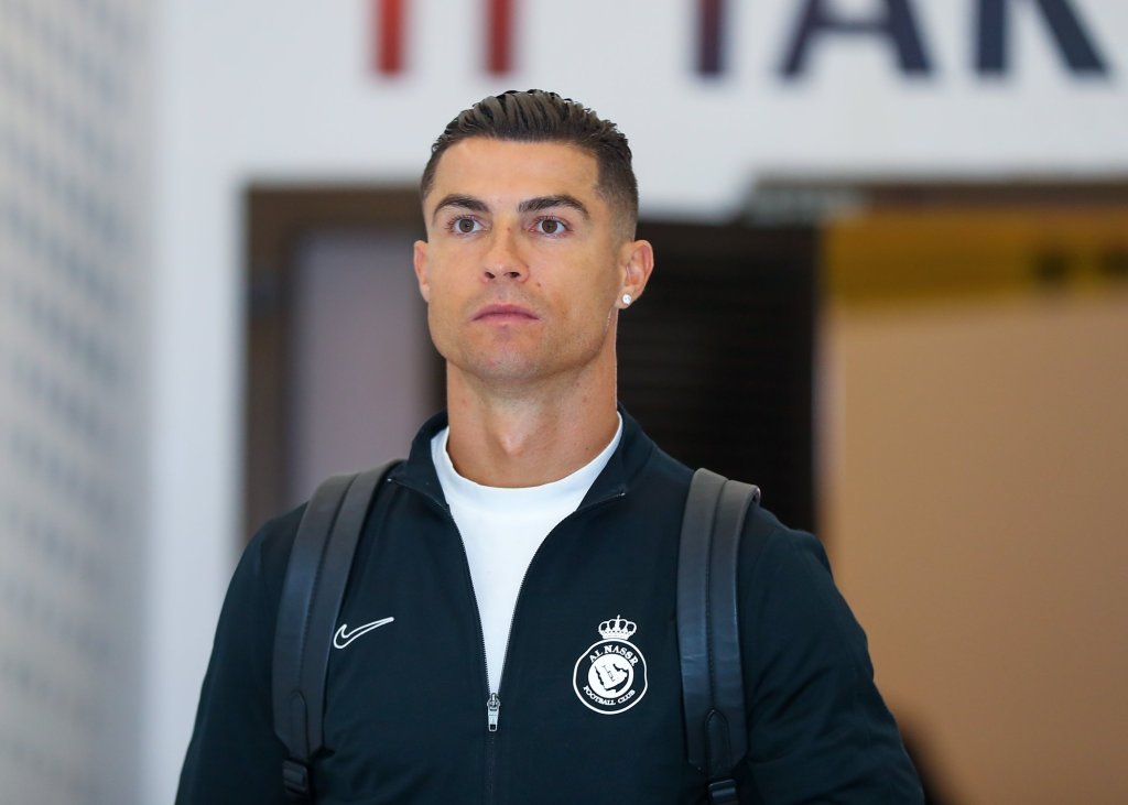 Cristiano Ronaldo forced to enter hotel from backdoor in Najran as the reason has come to light [VIDEO]