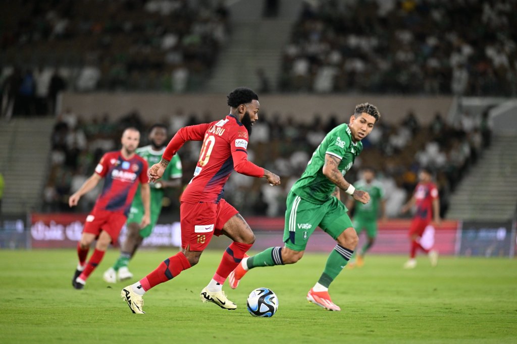 Firmino reveals why Al-Ahli play with additional player on the field